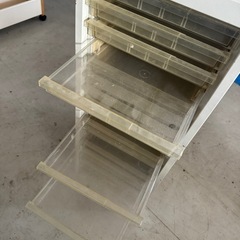 A4書類棚の画像