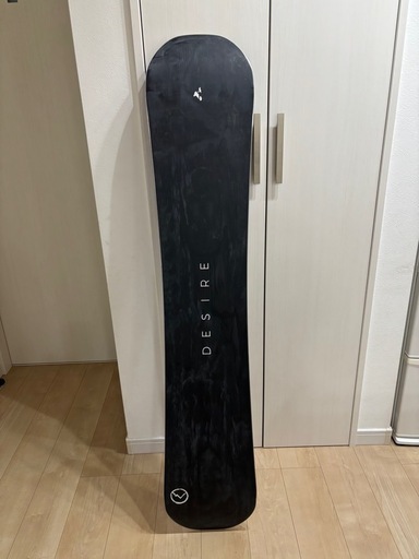 中古　使用回数3回　152cm　NOVEMBER ノベンバースノーボード　DESIRE/　デザイア　23-24 