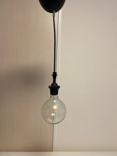 室内灯(IKEA)電球剥き出し