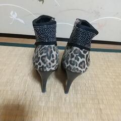 ヒョウ柄ショートブーツ  ヒールの画像