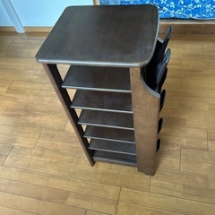 カリモク スリッパ収納棚の画像