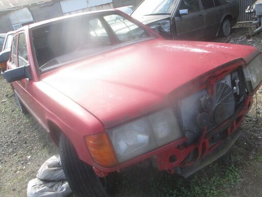 Mベンツ190E-20リサイクル丸ごとリサイクル-部品取り車