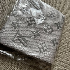 ルイヴィトン　マフラーグリペルルの画像