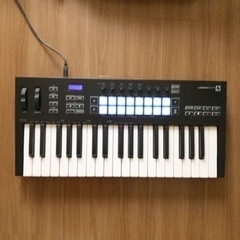 launchkey 37 mk3 novation midiキーボード