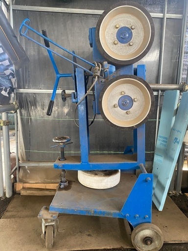 硬式バッティングマシーン