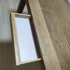 オーク材(無垢材)のダイニングテーブルの画像