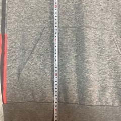 お値下げ⤵️ 🉐新品タグ付き　adidas パーカーの画像
