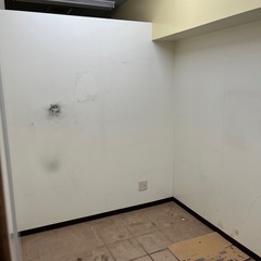 トランクルーム　出し入れの楽な駐車場内　★工具、タイヤ等など★　 − 神奈川県