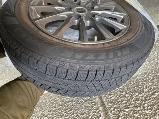 スタッドレスタイヤ、ホイール