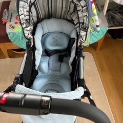 aprica両面式ベビーカーの画像
