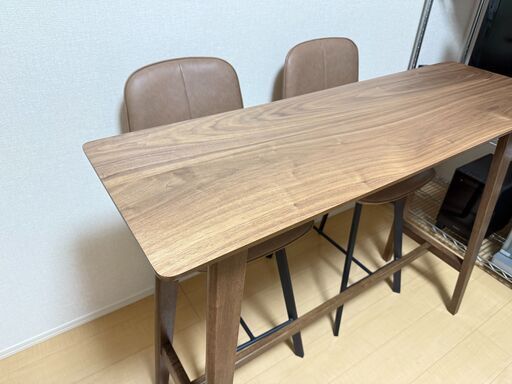 カフェテーブル（セットの椅子2脚つき）