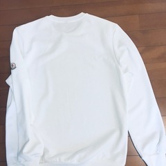 モンクレールロゴトレーナーの画像