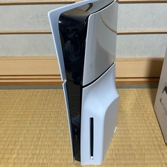 最終値下げ 美品 新型 PlayStation 5 ディスク搭載モデル　slim model CFI-2000A01 PS5の画像