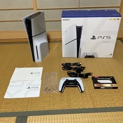 最終値下げ 美品 新型 PlayStation 5 ディスク搭載...