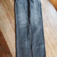 ユニクロ　黒　パンツ　27サイズ