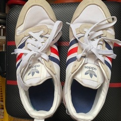 adidasスニーカー