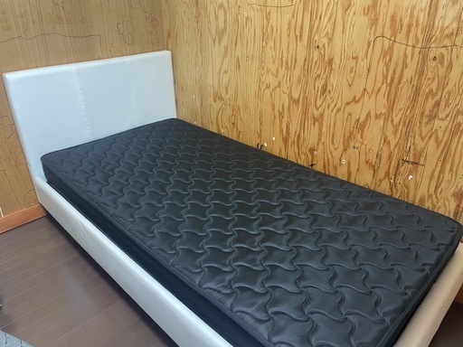 シングルベッド　革　レザー風　ホワイト
