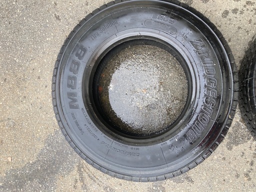 トラックタイヤ　M888 225/80R 17.5