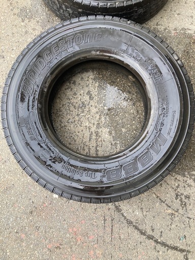 トラックタイヤ　M888 225/80R 17.5
