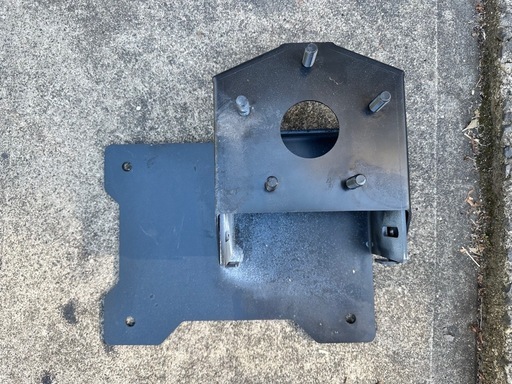 ショウワガレージ製？JB64 JB74 スペアタイヤ　ブラケット　表向き　右上げ