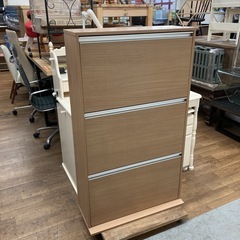 S735 ⭐ 薄型スリムシューズボックス 下駄箱 フラップ扉 幅70cm USED
