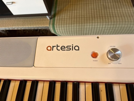 電子ピアノ　artesia performer