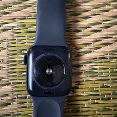 Apple Watch SE 第二世代　40mm アルミニウムケース　使用感あり
の画像