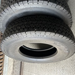 4t車用　再生新品スタッドレス　225/80R17.5
の画像