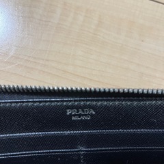 【受け渡し決定しました】PRADA サフィアーノ 三角ロゴプレート ラウンド 長財布 レザー ブラックの画像
