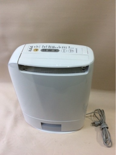Panasonic 除湿乾燥機 F-YZKX60 2014年製の中古品です。TI112602