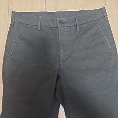 ユニクロ　スキニーパンツ　黒　ズボン　デニム　ジーンズ　Mの画像