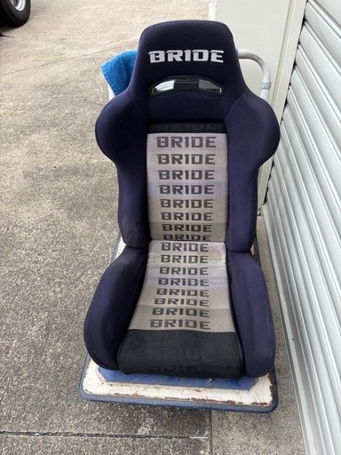 BRIDE セミバケットシート