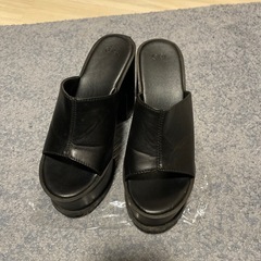 ブラック　ヒール