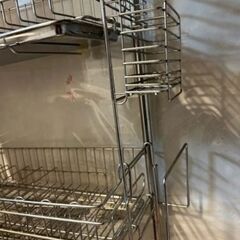 突っ張り水切りラック　省スペースOKの画像