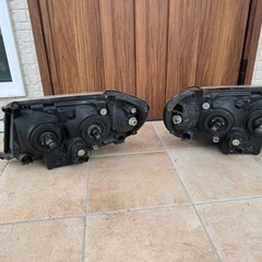 ランクル100 トヨタ純正後期ヘッドライト左右セットの画像