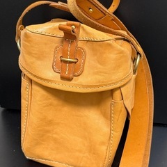 ヘルツ　HERZ 本革ショルダーバッグ