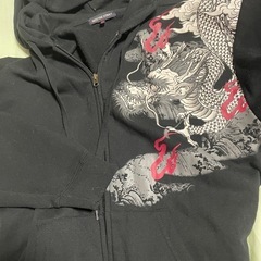 最終値下げ！超美品★ブラックパーカー★龍柄★3L★の画像