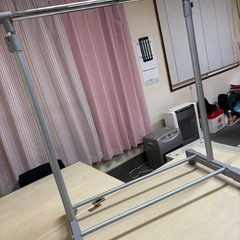 お洋服掛けの画像