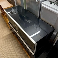 【美品‼️】キャスター付き♪ 115cm幅ローボード テレビ台 収納家具 天板強化ガラス ブラック♪の画像