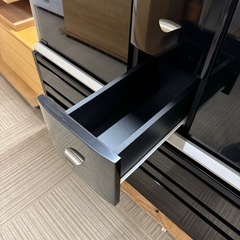 【美品‼️】キャスター付き♪ 115cm幅ローボード テレビ台 収納家具 天板強化ガラス ブラック♪の画像