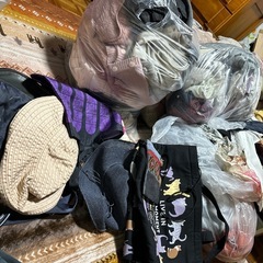 祖母の洋服、鞄の画像