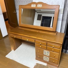 ドレッサー？鏡付き机