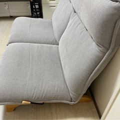 ソファ　背倒す調整可能　足低め