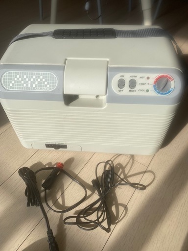 EF-001 クーラーボックス DC12V/24V未使用品