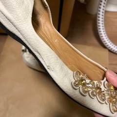 【お急ぎください】ぺたんこパンプス23.5cm ホワイトの画像