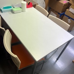 ダイニングテーブル　椅子4脚セット