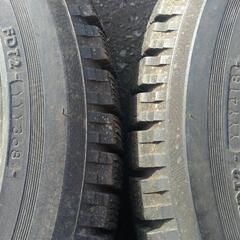 スタッドレスタイヤ 215/50R16 ヨコハマの画像