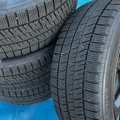 215/45/R17 スタッドレスタイヤセットの画像