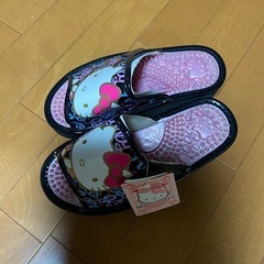 キティちゃんの厚底健康サンダル黒