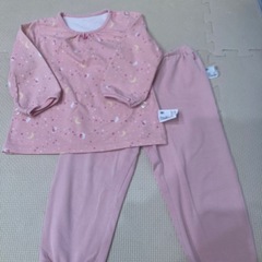 ユニクロ　長袖パジャマ90